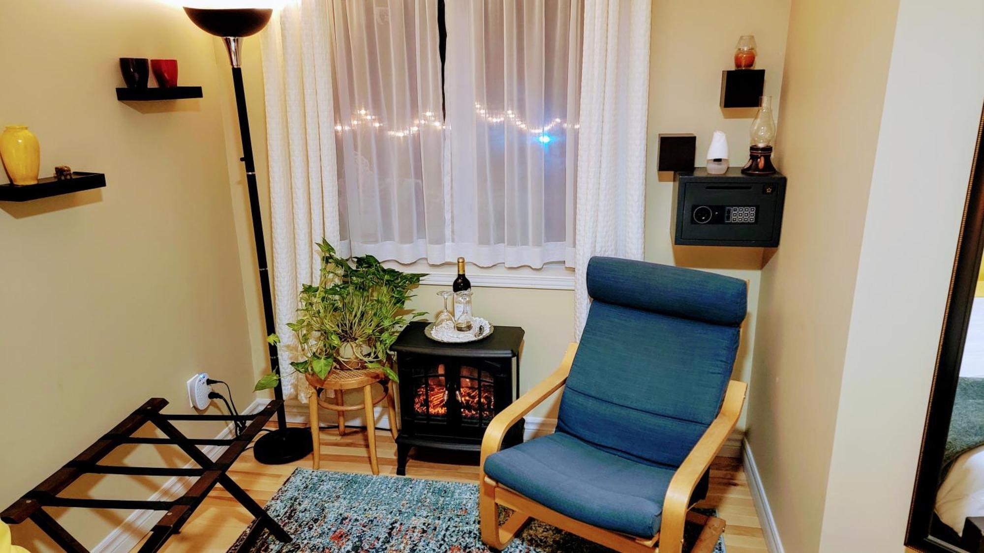 Kokomo Inn Bed And Breakfast Ottawa-Gatineau'S Only Tropical Riverfront B&B On The National Capital Cycling Pathway Route Verte #1 - For Adults Only - Chambre D'Hotes Tropical Aux Berges Des Outaouais Bnb #17542O Номер фото