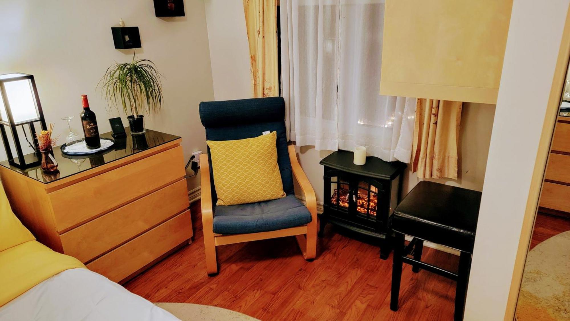 Kokomo Inn Bed And Breakfast Ottawa-Gatineau'S Only Tropical Riverfront B&B On The National Capital Cycling Pathway Route Verte #1 - For Adults Only - Chambre D'Hotes Tropical Aux Berges Des Outaouais Bnb #17542O Номер фото